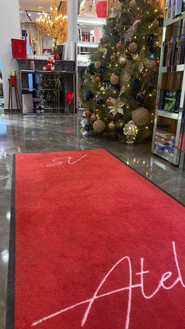 Felpudo rojo alargado para salón